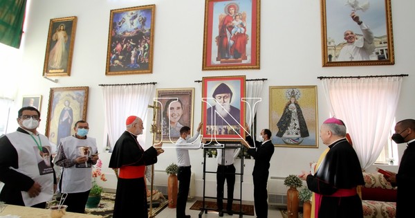 La Nación / Realizan entronización de San Chárbel en el Salón del Papa Francisco, en Asunción