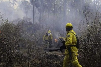 Focos de incendio y la sequía: Se convierten en peligrosa “mezcla” para la salud  - Nacionales - ABC Color