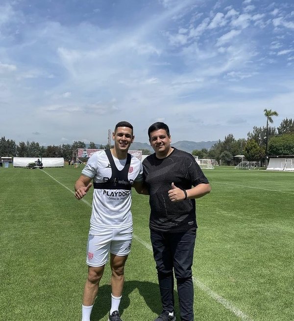 Luego de su paso por Cerro, Sergio Bareiro es presentado en Necaxa
