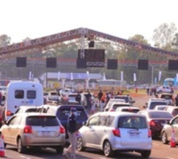 Instan a no llevar a adolescentes al Autódromo Rubén Dumot - Paraguay.com