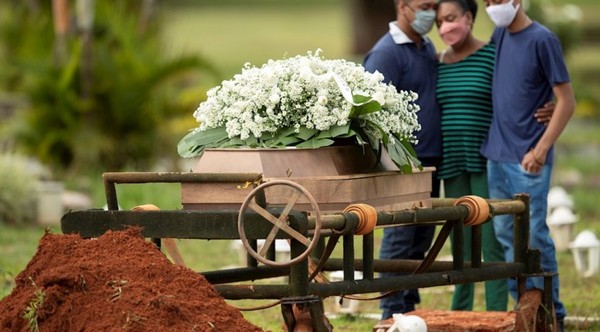 MUNDO | Brasil registra 1.412 muertes y 49.757 contagios en las últimas 24 horas