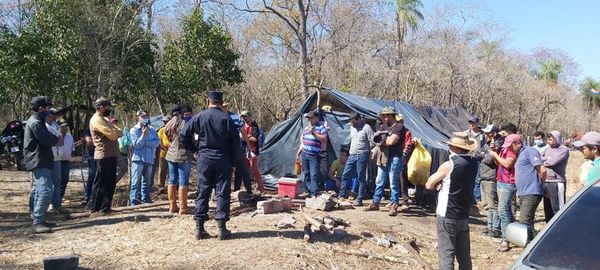 Comitiva fiscal policial realiza constitución en inmuebles ocupados en Concepción - Nacionales - ABC Color