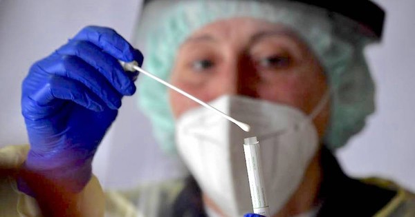 La Nación / Confirman 718 nuevos casos de COVID-19 y 55 fallecidos a causa del virus