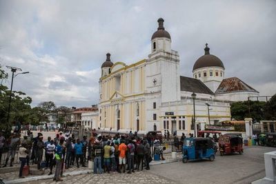 Oraciones, protestas y barricadas por el asesinado presidente haitiano Moise - Mundo - ABC Color