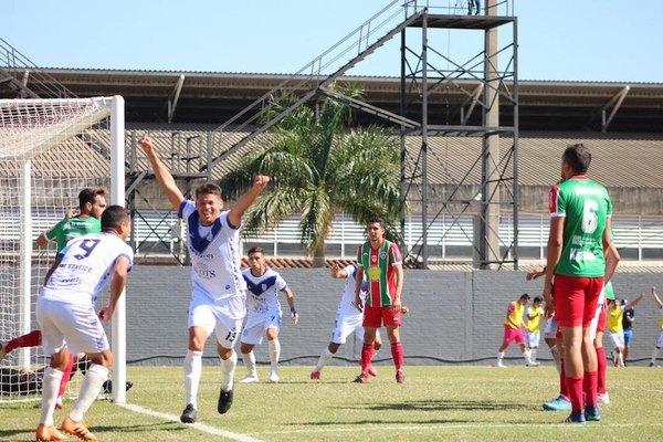 Crónica / Ameliano vuelve a quedar como el único escolta