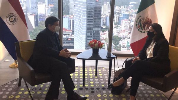Paraguay negocia compra de 500.000 dosis de AstraZeneca