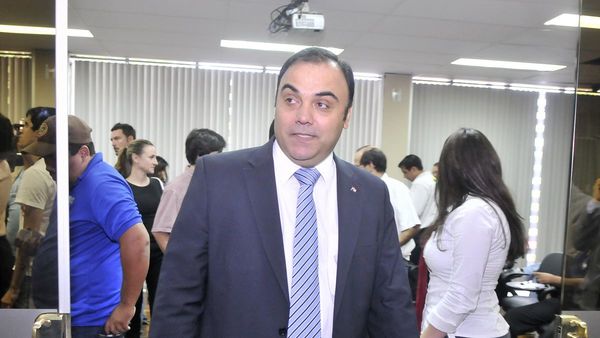 Ex fiscal general Díaz Verón y esposa recusan a fiscala