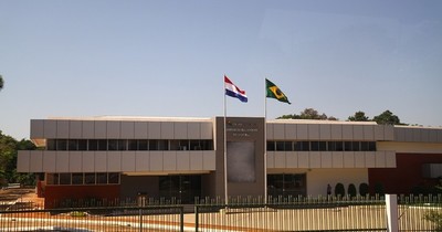 La Nación / Bacchetta: Brasil debe reconocer deuda espuria