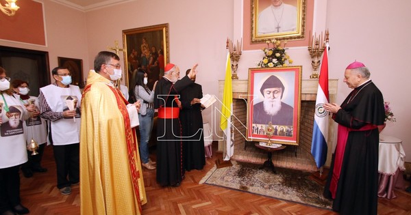 La Nación / Cardenal López entroniza imagen de San Charbel en la Nunciatura