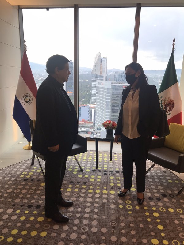 Canciller se reunió con Directora de AstraZeneca en México para gestionar compra de 500.000 dosis