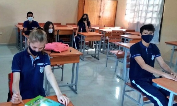 Colegios privados piden extender horario de clases a vuelta de vacaciones - ADN Digital