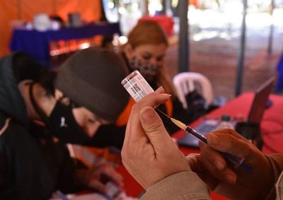 Ex-Aratirí: prosigue hoy y el fin de semana la vacunación antiCOVID en población de 20 a 34 años - Nacionales - ABC Color