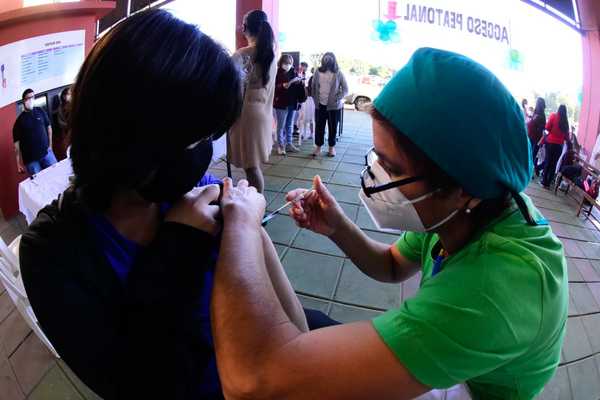 Sin mayores inconvenientes, transcurre vacunación de niños en Hospital de Clínicas - Megacadena — Últimas Noticias de Paraguay