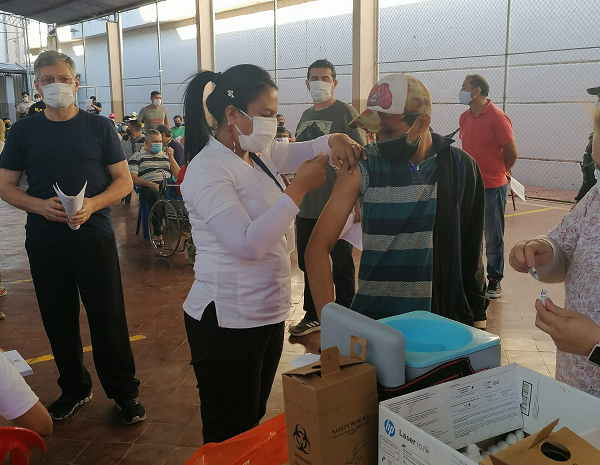 Inició vacunación contra el covid-19 a población general en penitenciarias de Asunción | .::Agencia IP::.