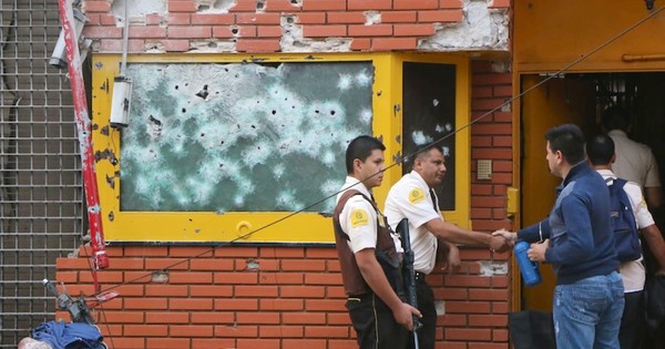 La Nación / Condenan a militar y a un civil por complicidad en robo a la firma Prosegur
