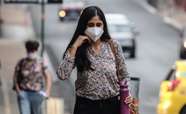 Liberarían uso de mascarilla obligatorio al aire libre en setiembre