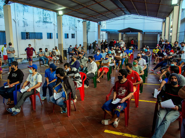 Personas recluidas desde hoy reciben la vacuna contra el covid - Judiciales.net