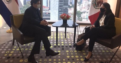 La Nación / Canciller busca comprar vacunas con la directora de AstraZeneca en México