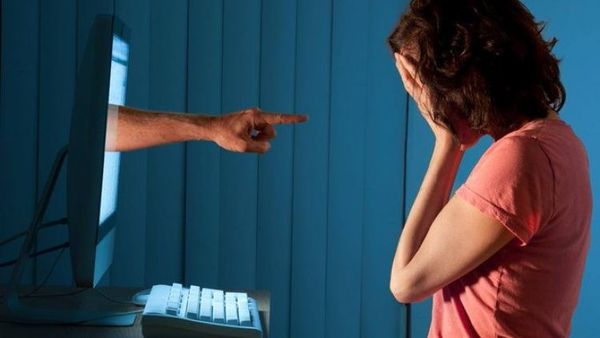 La violencia digital es otra forma de violencia contra las mujeres