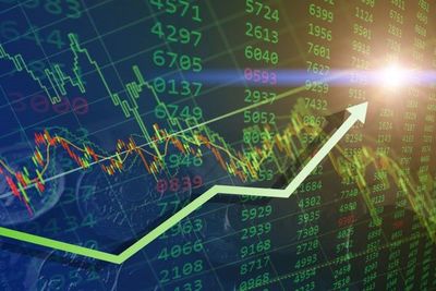 Acciones de empresas tecnológicas lideran repunte en el índice S&P 500 - MarketData