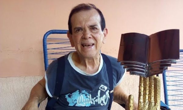 Carlitos Vera hospitalizado debido a secuelas de Covid