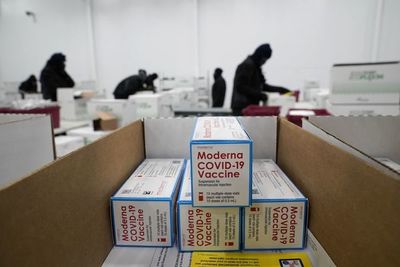 UE aprueba uso de la vacuna Moderna para adolescentes de 12 a 17 años | Ñanduti