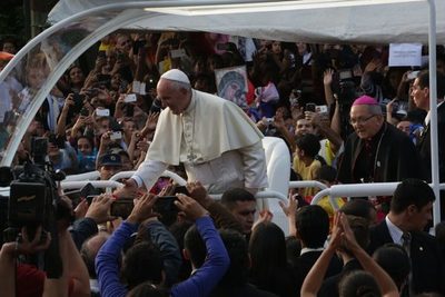 El papa pide «diálogo y solidaridad» en Cuba | OnLivePy