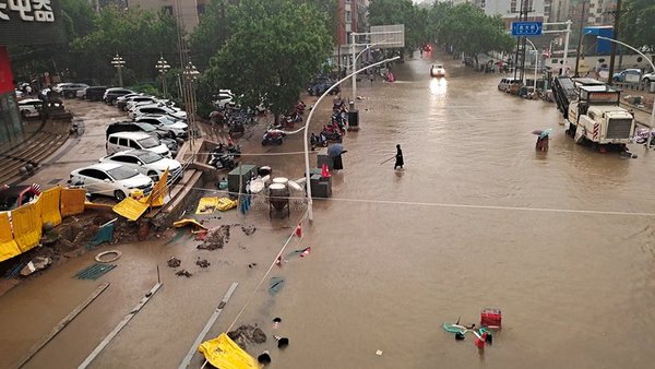 China: Al menos 16 muertos por las lluvias torrenciales que amenazan con romper una represa | Ñanduti