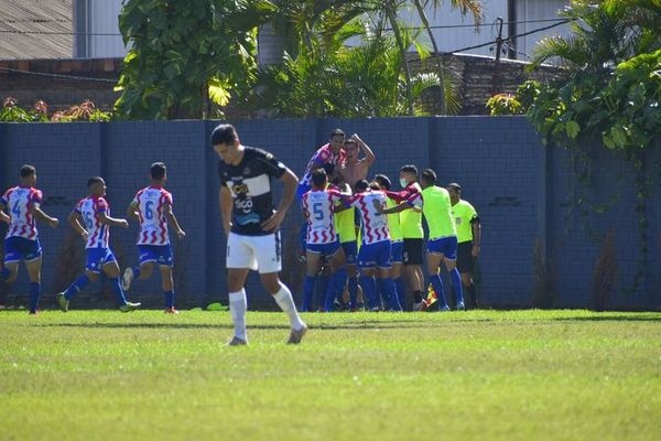 Limpeño gana sobre el final - Fútbol de Ascenso de Paraguay - ABC Color