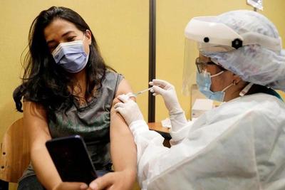 Estados Unidos donará 3,5 millones de vacunas de Moderna contra el COVID-19 para inocular a migrantes venezolanos en Colombia – Prensa 5