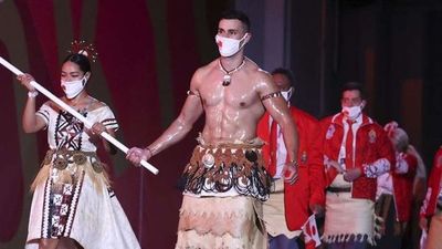 Pita Taufatofua, el atleta de Tonga que se robó de nuevo la atención en la apertura de los Juegos Olímpicos