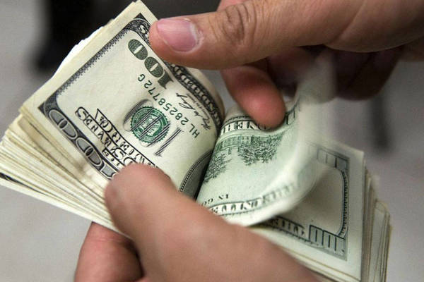 Descontrol: Precio del dólar paralelo en Venezuela supera los 4 millones de bolívares