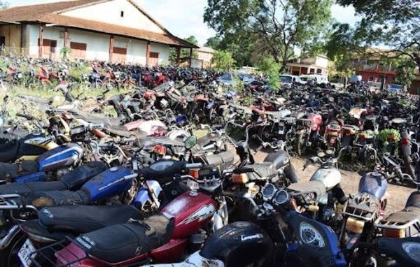 Diario HOY | Plantean exonerar multas para que propietarios retiren sus autos y motos del corralón municipal
