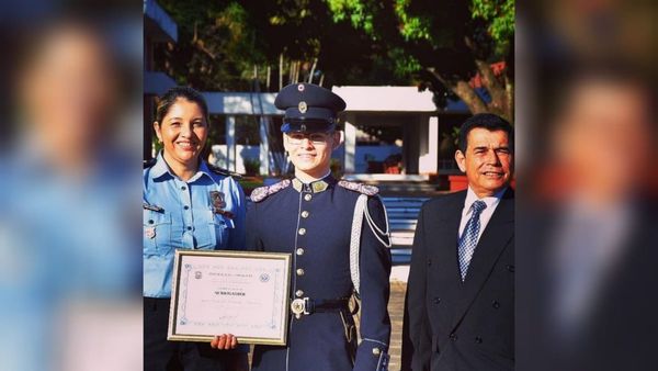 Familia de uniformados: mamá, papá e hijo son policías