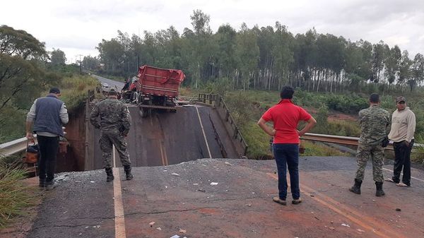 Otro puente que cae y ya da miedo: MOPC dice que está en terreno privado (Video)