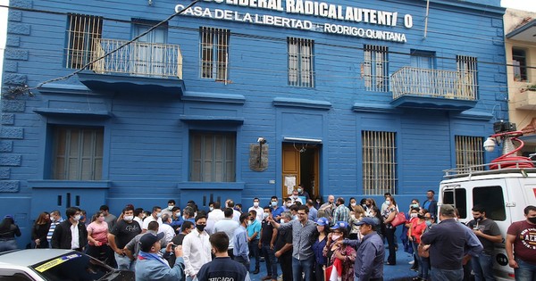 La Nación / Alegre convoca y desconvoca a miembros del nuevo Directorio