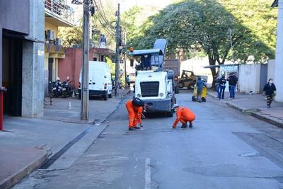 Prosiguen con trabajos de bacheo en el microcentro de CDE