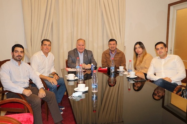 Secretario político de ANR se reunió con asesores políticos europeos en la Junta de Gobierno - ADN Digital