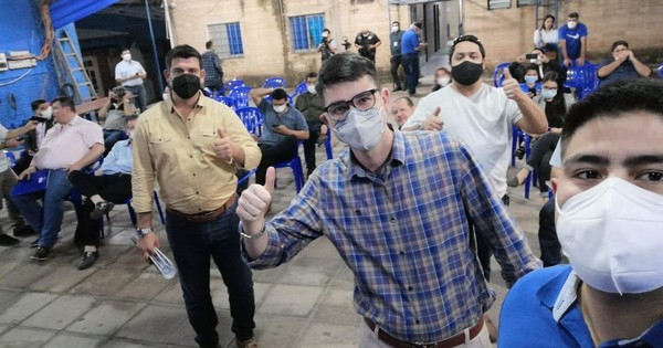 La Nación / Alegre manipula reunión del Directorio del PLRA buscando copar organismo partidario, denuncian