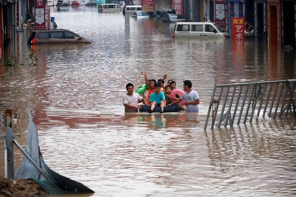Aumentan a 51 los muertos por las inundaciones en China