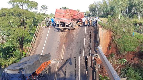 Recién luego de una tragedia, MOPC incluyó la revisión de puentes y alcantarillas en una licitación - Nacionales - ABC Color