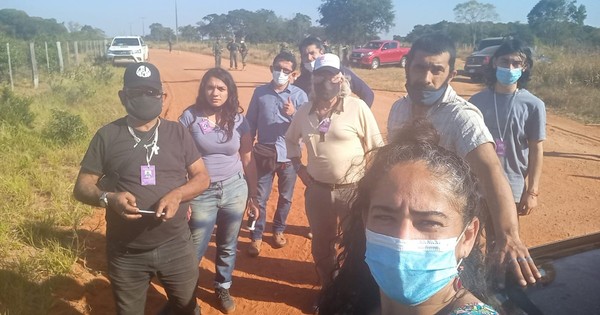 La Nación / Paraguay expulsa a cinco argentinos y un colombiano tras incursionar en zona del EPP