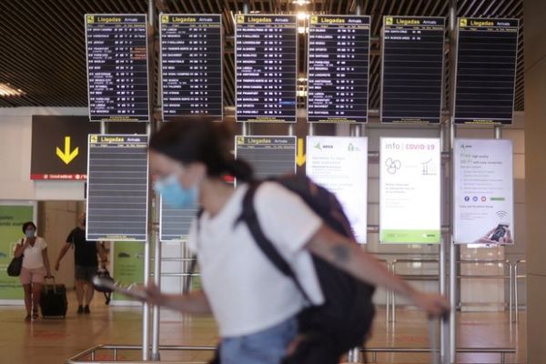 España impondrá una cuarentena obligatoria para viajeros que lleguen de Argentina, Colombia y Bolivia