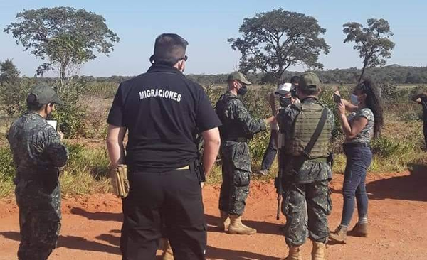 "Misión humanitaria" que buscaba a hija de líderes del EPP será expulsada del país - Noticiero Paraguay
