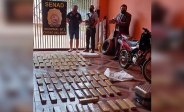 Acusan a hombre detenido con 100kg de droga oculta en una heladera