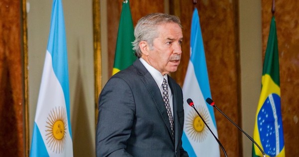 La Nación / Mercosur: “Las actitudes hostiles de Brasil mataron el debate”, dice canciller argentino