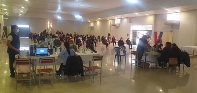 Vacunación de la segunda dosis antiCOVID, sin problema en Caazapá - Nacionales - ABC Color