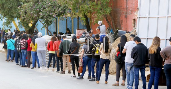 La Nación / Ofrecen 150 puestos laborales en feria de empleo de Luque