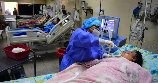 La Nación / COVID-19: se registraron las hospitalizaciones más bajas desde marzo pasado