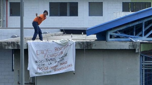 Ascienden a 27 los fallecidos por los motines en las cárceles de Ecuador